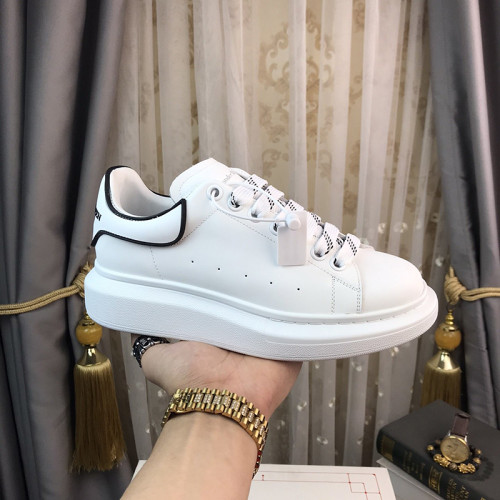 Alexander McQueen Womens Mens Shoes Fashion Sneakers Unisex Design Luxury Brand Oversized Sneaker with Box