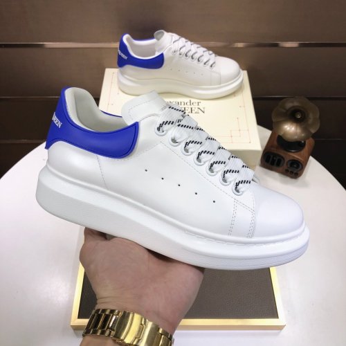 Alexander McQueen Womens Mens Shoes Fashion Sneakers Unisex Design Luxury Brand Oversized Sneaker with Box