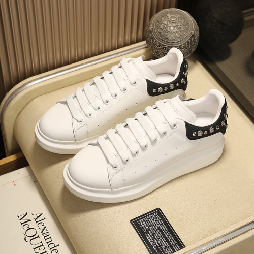 Alexander McQueen Womens Mens Shoes Fashion Sneakers Unisex Design Luxury Brand Oversized Sneaker with Box