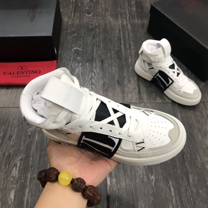 Valentino Men and Women Shoes Fashion Design Luxury Brand