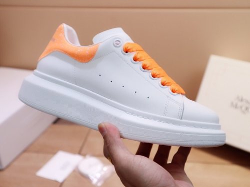 Alexander McQueen Womens Mens Shoes Fashion Sneakers Unisex Design Luxury Brand Oversized Sneaker with Box