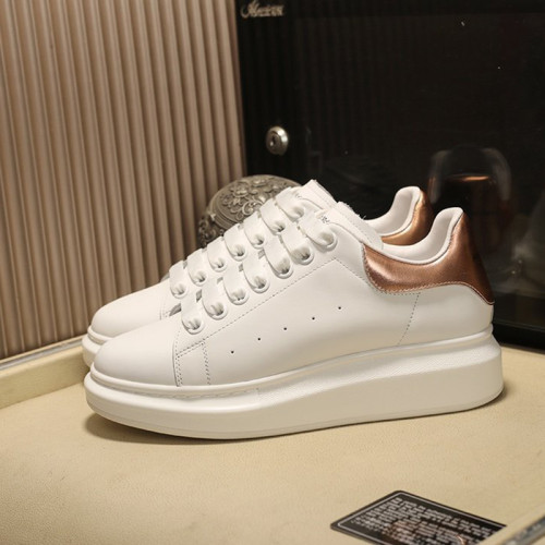 Alexander McQueen Womens Mens Shoes Fashion Sneakers Unisex Design Luxury Brand Oversized Sneaker with Box