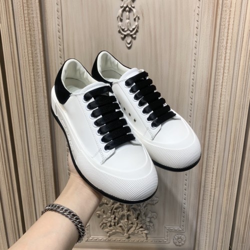 Alexander McQueen Womens Mens Shoes Fashion Sneakers Unisex Design Luxury Brand Deck Lace Up Plimsoll with Original Box