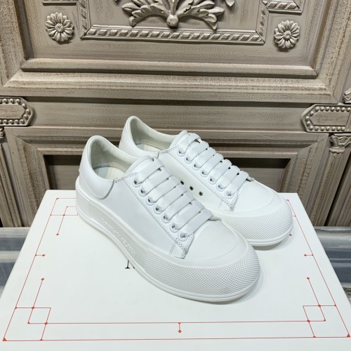 Alexander McQueen Womens Mens Shoes Fashion Sneakers Unisex Design Luxury Brand Deck Lace Up Plimsoll with Original Box