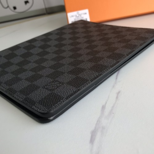 Louis Vuitton Mens Clutch Wallet Purse Bags Luxury Fashion Type Leather Mens Clutch Check Folder Notebook Cover