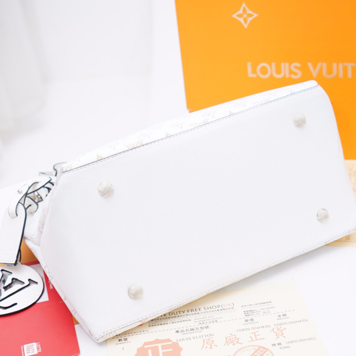 Louis Vuitton Womens Bags Handbags Luxury Brand Fashion Type BEAUBOURG HOBO MM White
