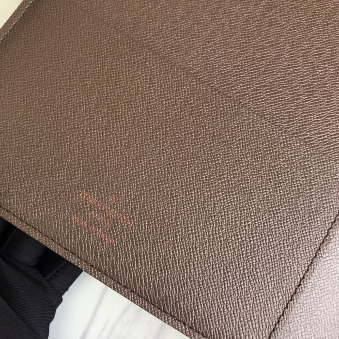 Louis Vuitton Mens Clutch Wallet Purse Bags Luxury Fashion Type Leather Mens Clutch Check Folder Notebook Cover