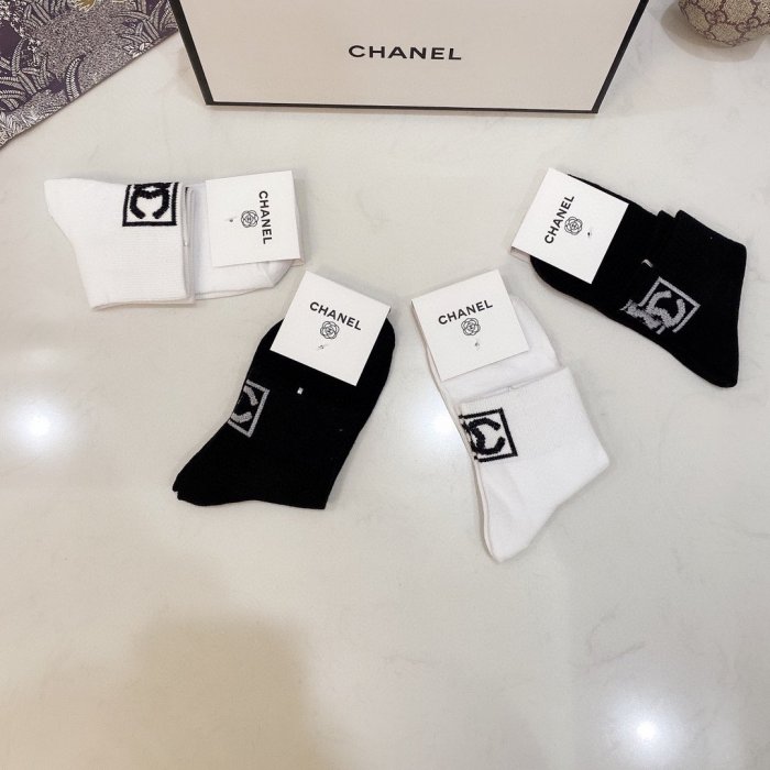 Chanel Socks 4 Pairs with Original Box Luxury Brand Breathable Chanel Sock