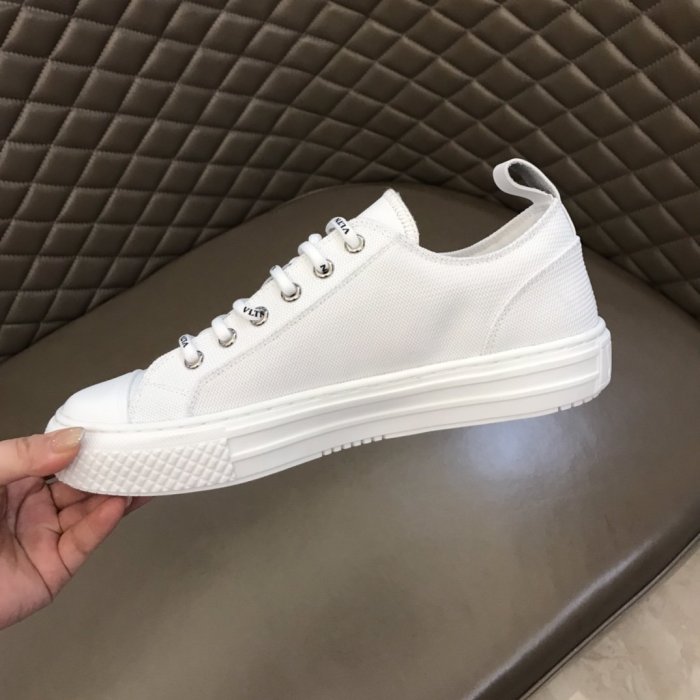 Valentino Men and Women Shoes Fashion Design Luxury Brand