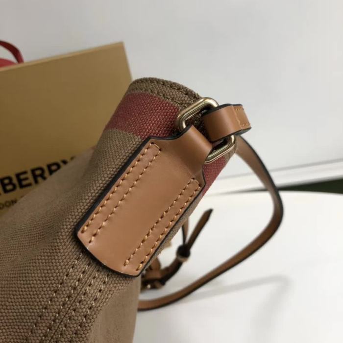 Burberry Womens Bag Bucket Bag