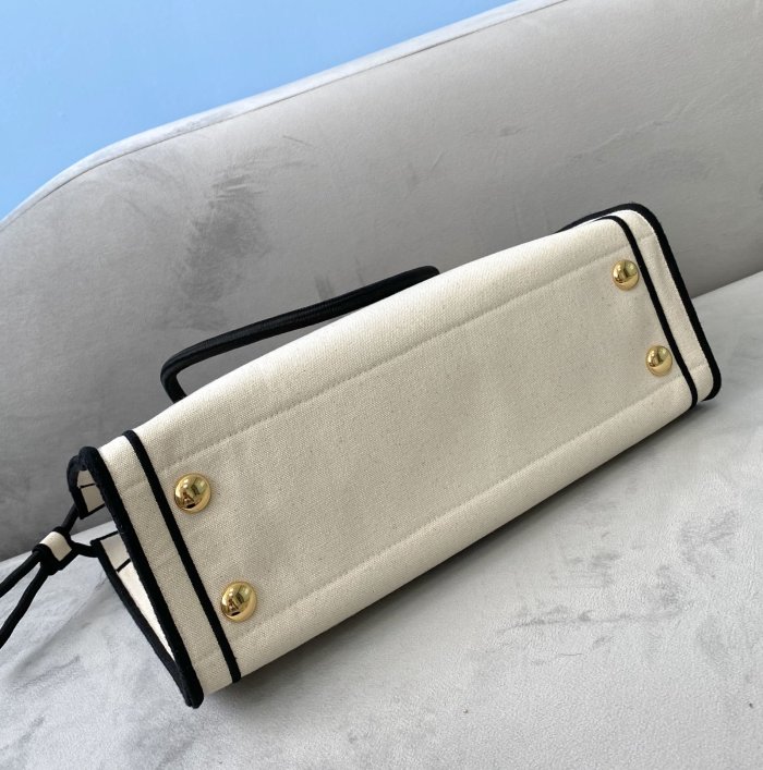 Fendi Womens Bag California Sky Totes