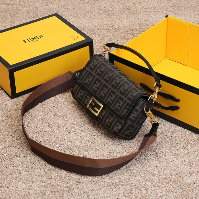 Fendi Womens Bag BAGUETTE