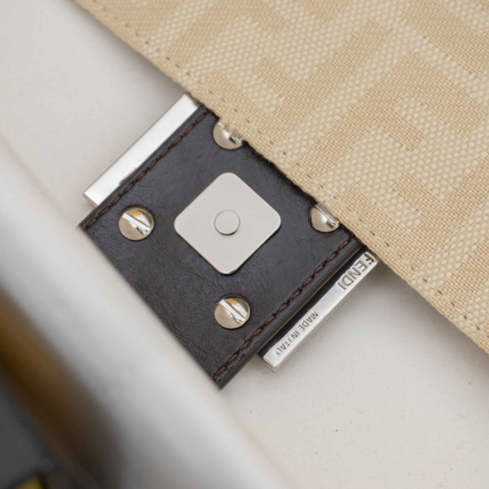 Fendi Womens Bag Shoulder Bag