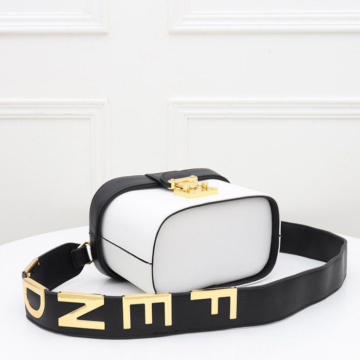 Fendi Womens Bag Crossbody Bag