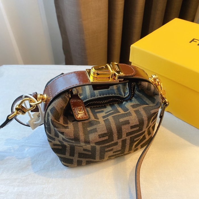 Fendi Womens Bag Crossbody Bag