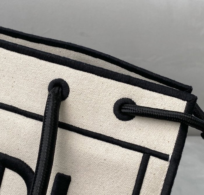 Fendi Womens Bag California Sky Totes