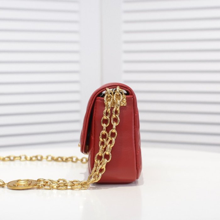 Chanel Womens Bags Small Flap bag Lambskin & Gold-Tone Metal