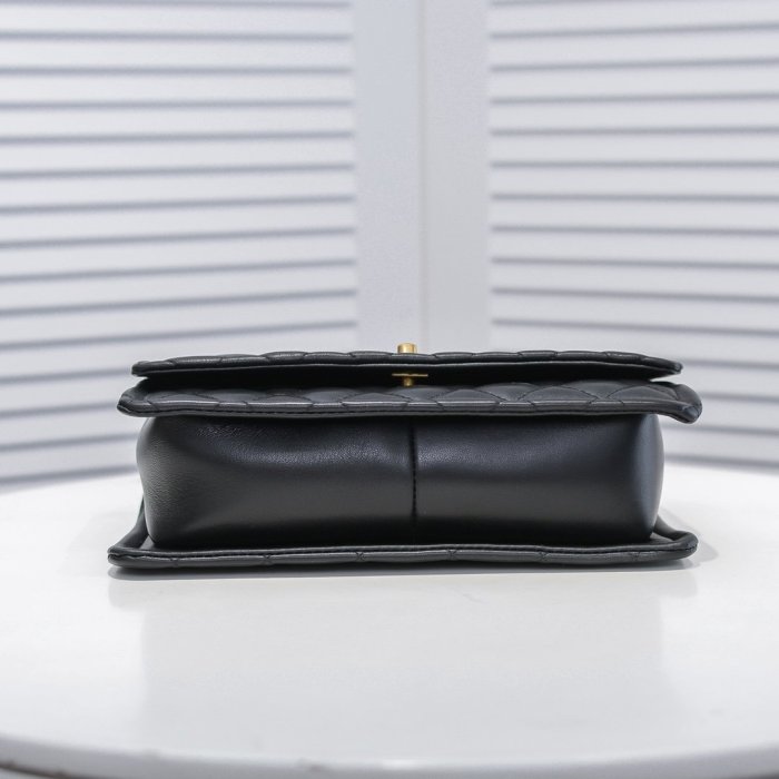 Chanel Womens Bags Shoulder Bag