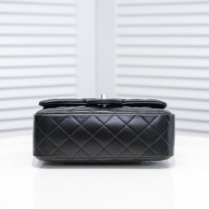 Chanel Womens Bags Crossbody Bag Flap Bag