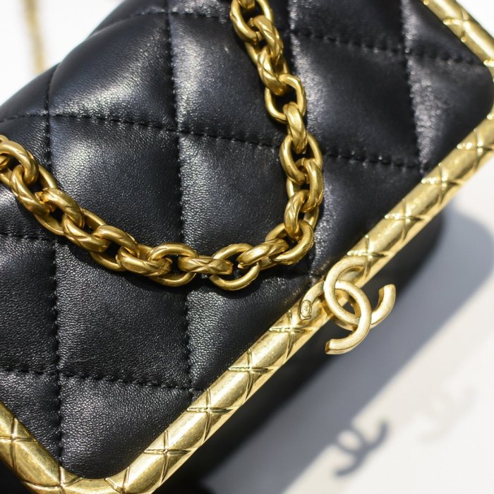 Chanel Womens Bags Crossbody Bag Kiss Lock Bag