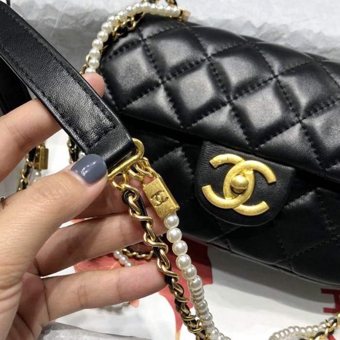Chanel Womens Bags Flap Bag Calfskin, Crystal Pearls & Gold-Tone Metal Black