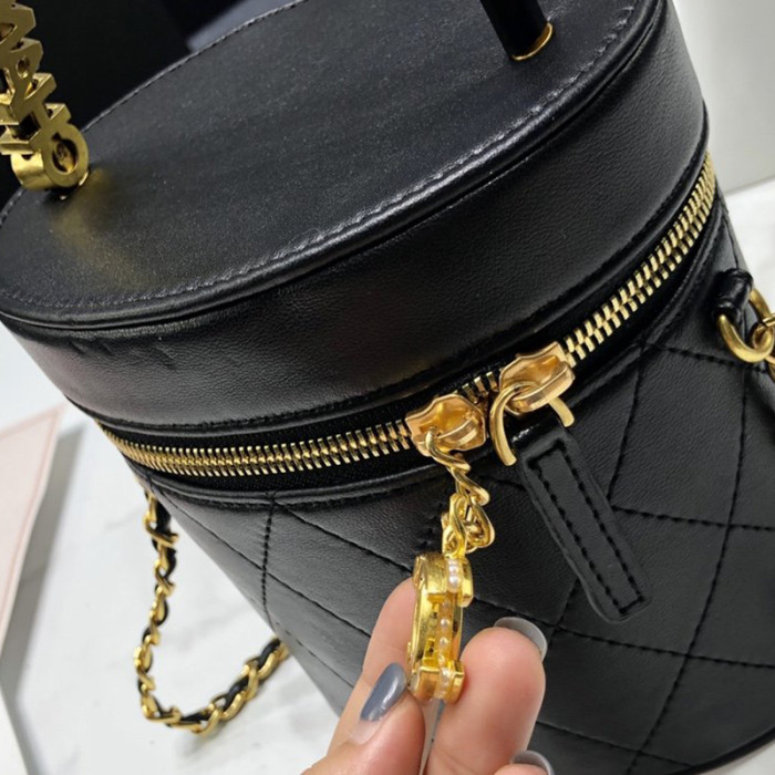 Chanel Womens Bags Crossbody Bucket Bag