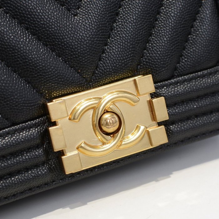 Chanel Womens Bags Crossbody Bag Boy Chanel Handbag