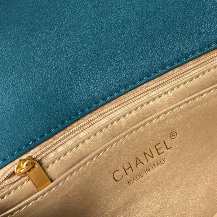 Chanel Womens Bags Crossbody Bag Classic Handbag