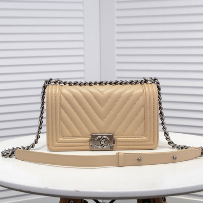 Chanel Womens Bags Crossbody Bag Boy Chanel Handbag