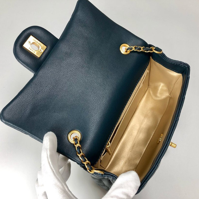Chanel Womens Bags Crossbody Bag Classic Handbag