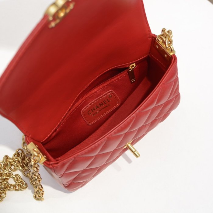 Chanel Womens Bags Flap Bag Lambskin & Gold-Tone Metal