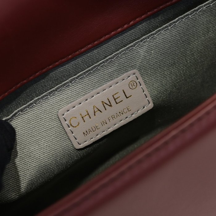 Chanel Womens Bags Crossbody Bag Boy Chanel Handbag