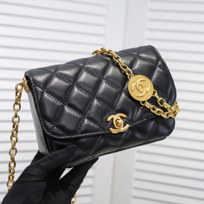 Chanel Womens Bags Flap Bag Lambskin & Gold-Tone Metal Black