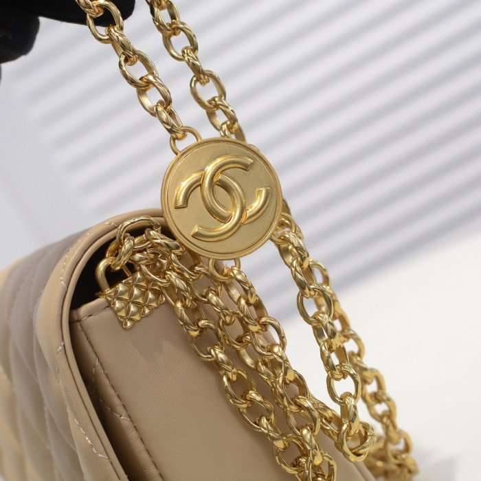 Chanel Womens Bags Flap Bag Lambskin & Gold-Tone Metal