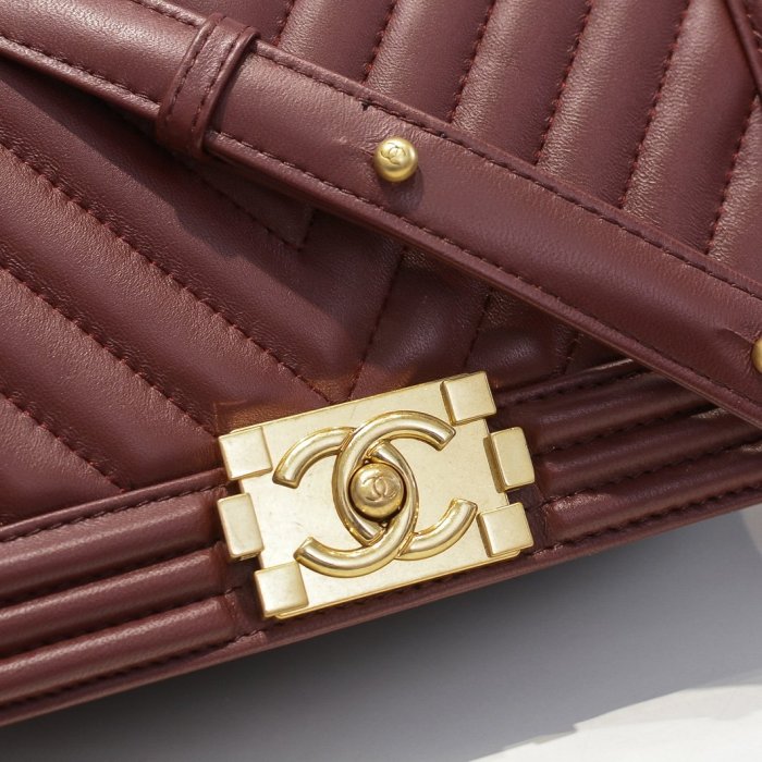 Chanel Womens Bags Crossbody Bag Boy Chanel Handbag