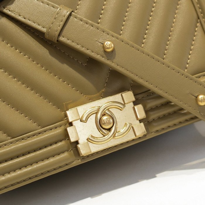 Chanel Womens Bags Crossbody Bag Boy Chanel Handbag