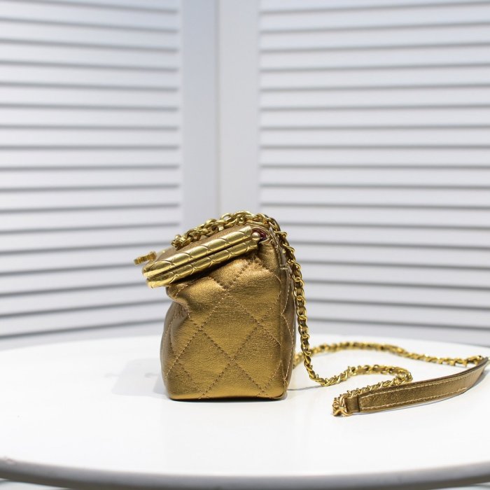 Chanel Womens Bags Crossbody Bag Kiss Lock Bag