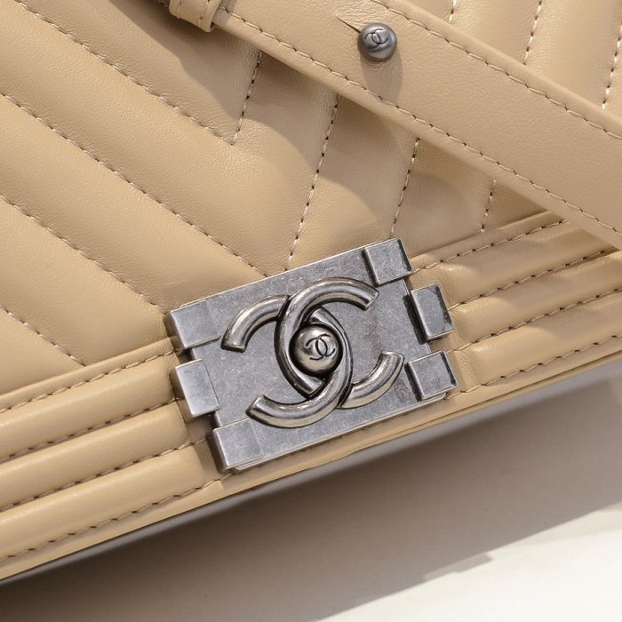 Chanel Womens Bags Crossbody Bag Boy Chanel Handbag