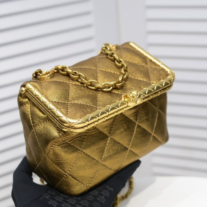 Chanel Womens Bags Crossbody Bag Kiss Lock Bag