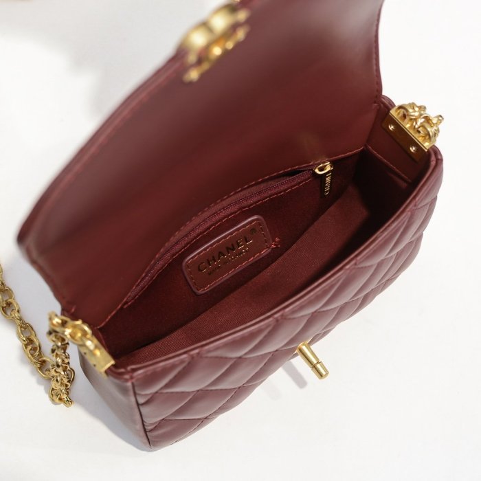 Chanel Womens Bags Flap Bag Lambskin & Gold-Tone Metal