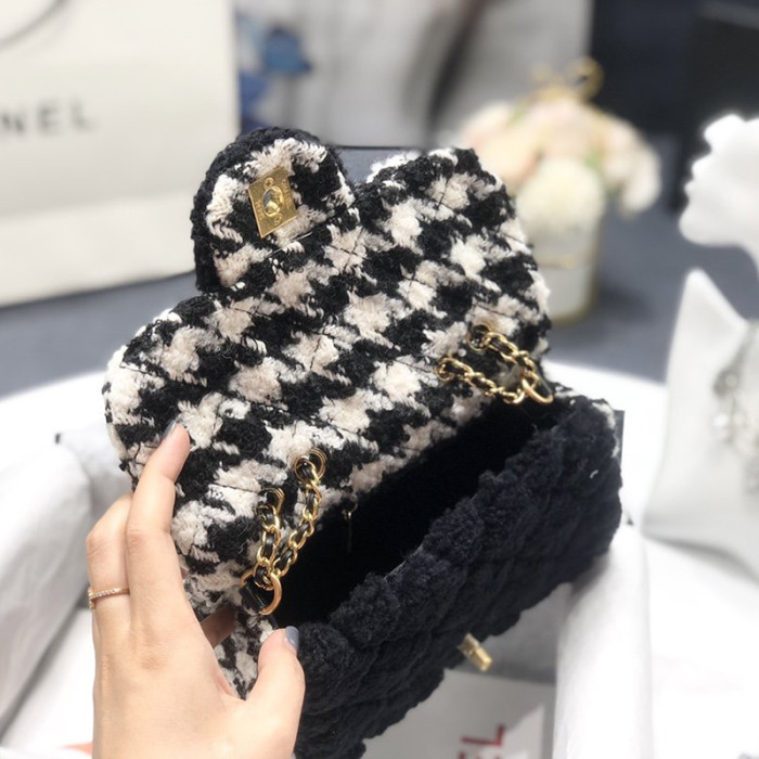 Chanel Womens Bags Crossbody Bag