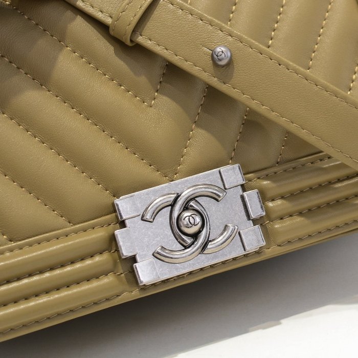 Chanel Womens Bags Crossbody Bag Boy Chanel Handbag