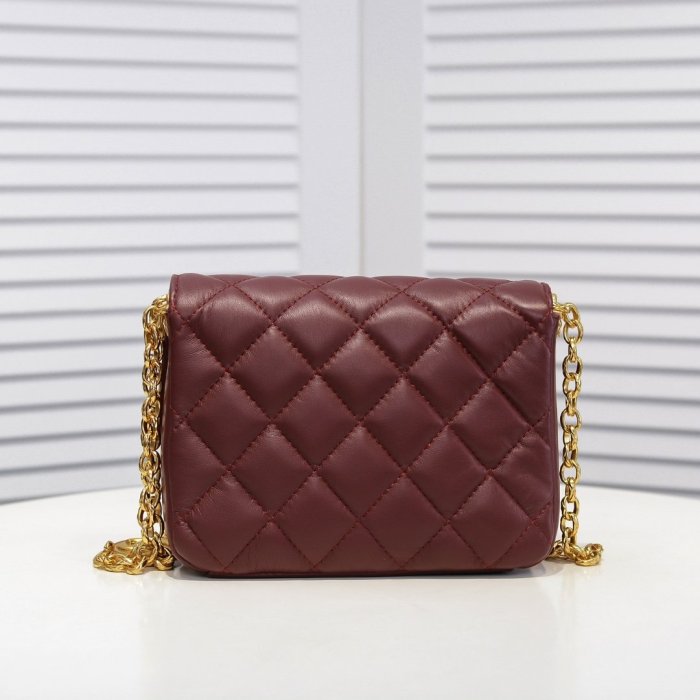 Chanel Womens Bags Flap Bag Lambskin & Gold-Tone Metal