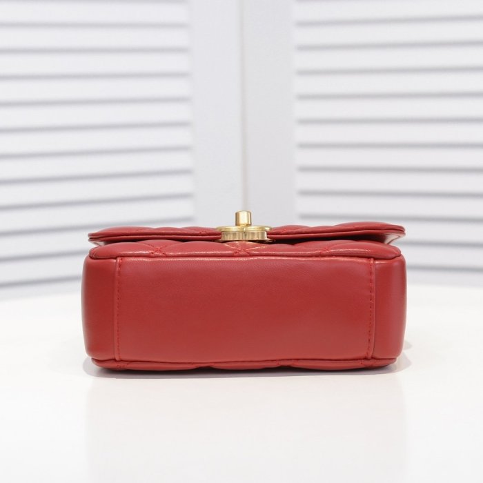 Chanel Womens Bags Small Flap bag Lambskin & Gold-Tone Metal