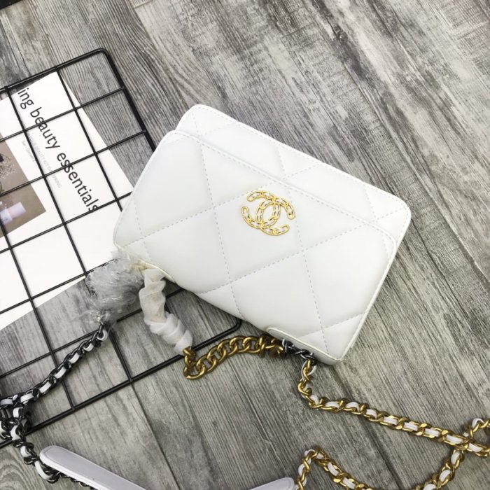 Chanel Womens Bags Crossbody Bag