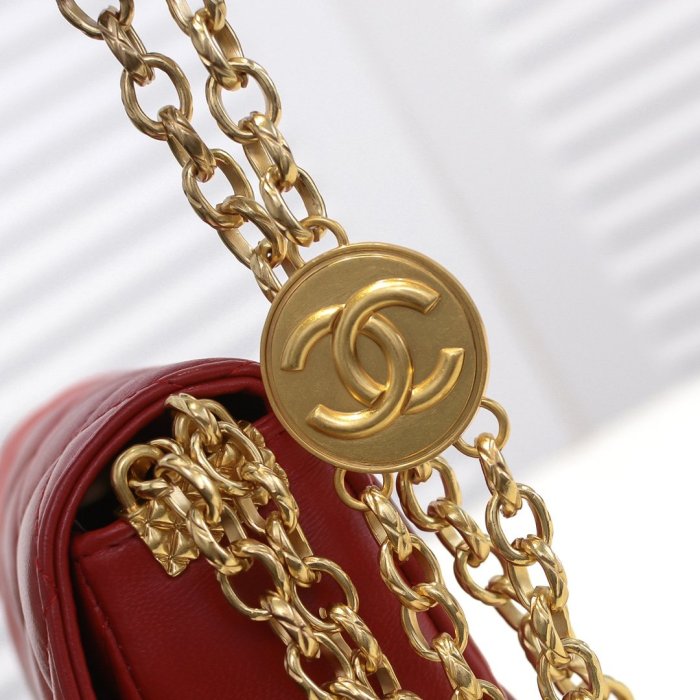 Chanel Womens Bags Small Flap bag Lambskin & Gold-Tone Metal