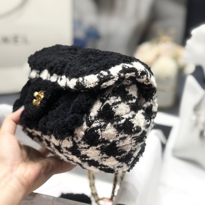 Chanel Womens Bags Crossbody Bag