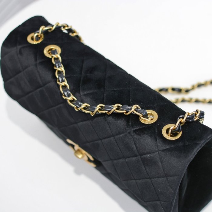 Chanel Womens Bags Crossbody Classic Bag