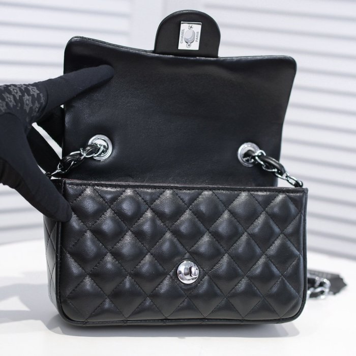 Chanel Womens Bags Crossbody Bag Flap Bag