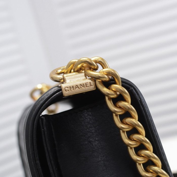 Chanel Womens Bags Crossbody Bag Boy Chanel Handbag